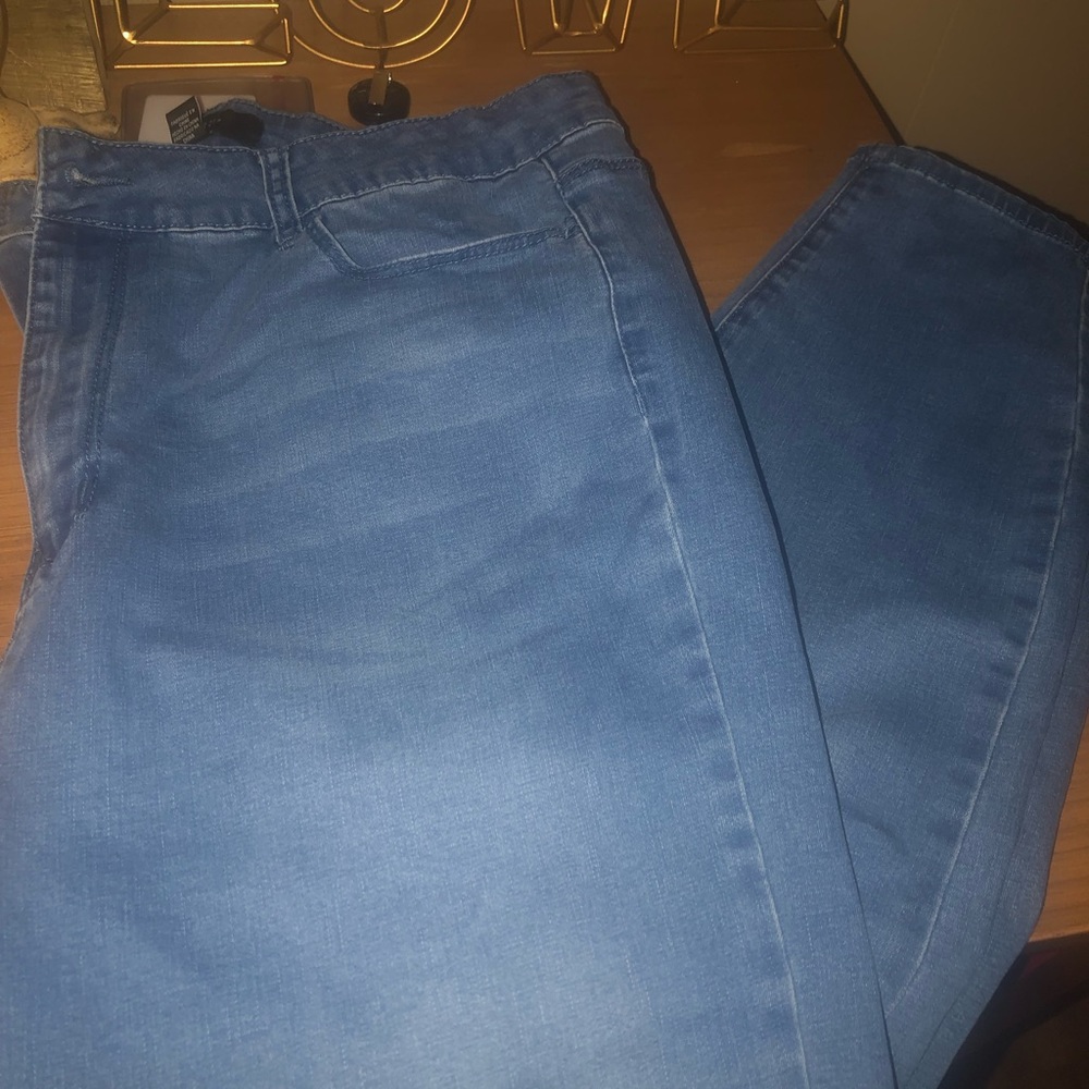 Forever21 Ankle length Capri pants